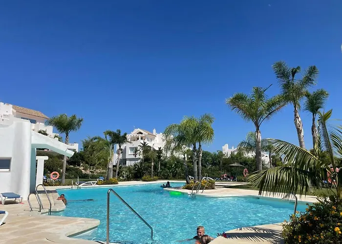 Stunning Modern 2 Bedroom - Alcazaba Lag Apartamento