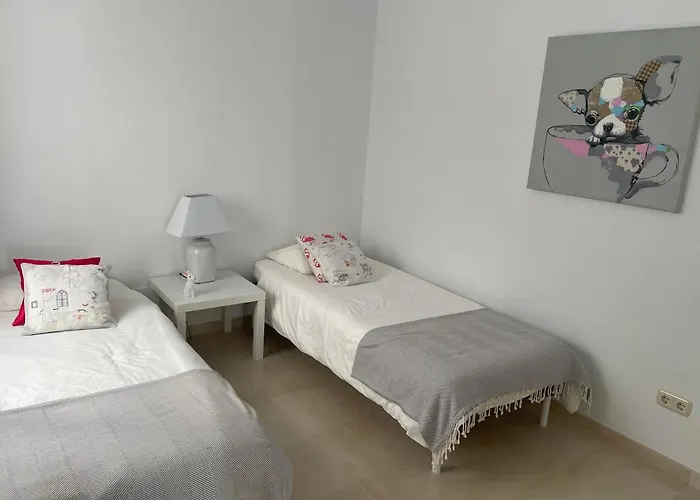 Stunning Modern 2 Bedroom - Alcazaba Lag