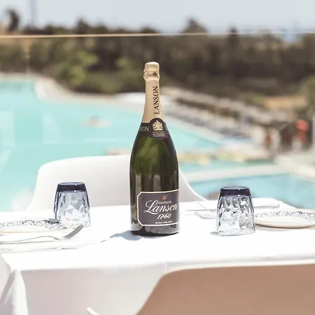 Stunning Modern 2 Bedroom - Alcazaba Lag Apartament *