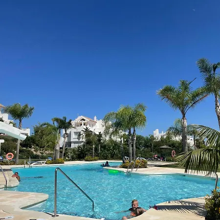 Stunning Modern 2 Bedroom - Alcazaba Lag Apartament